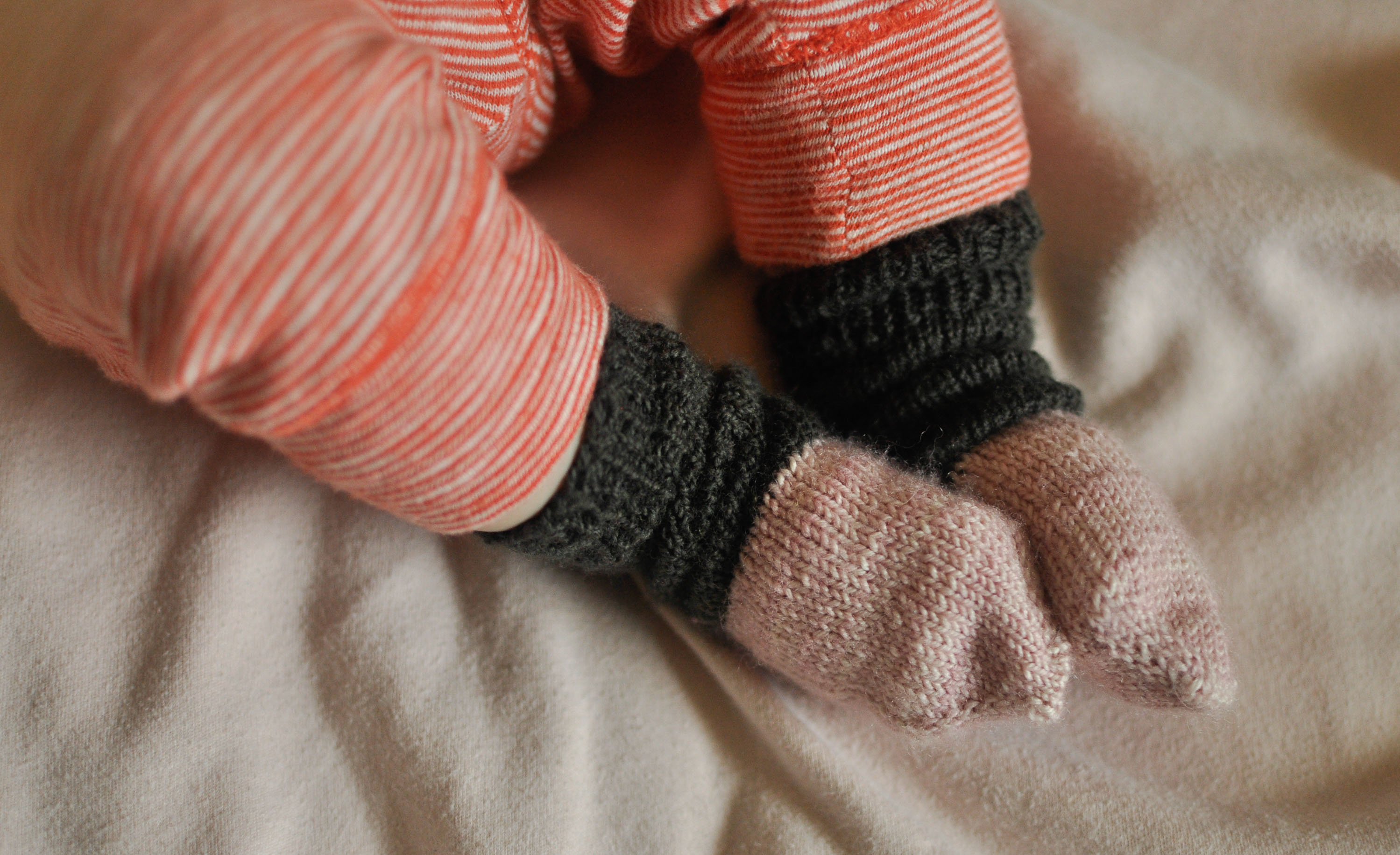 pink cosy toes footmuff